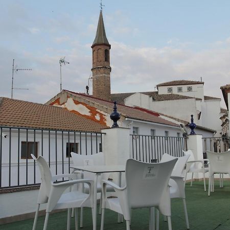 Hospedium Dlj Hostal Tematico Desde La Juderia Arjona Buitenkant foto