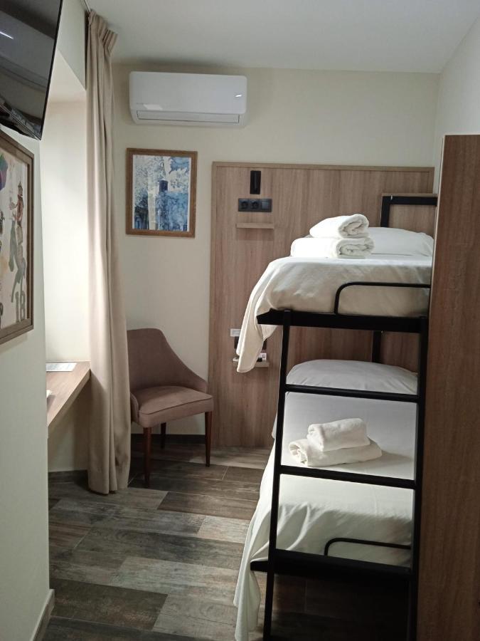 Hospedium Dlj Hostal Tematico Desde La Juderia Arjona Buitenkant foto