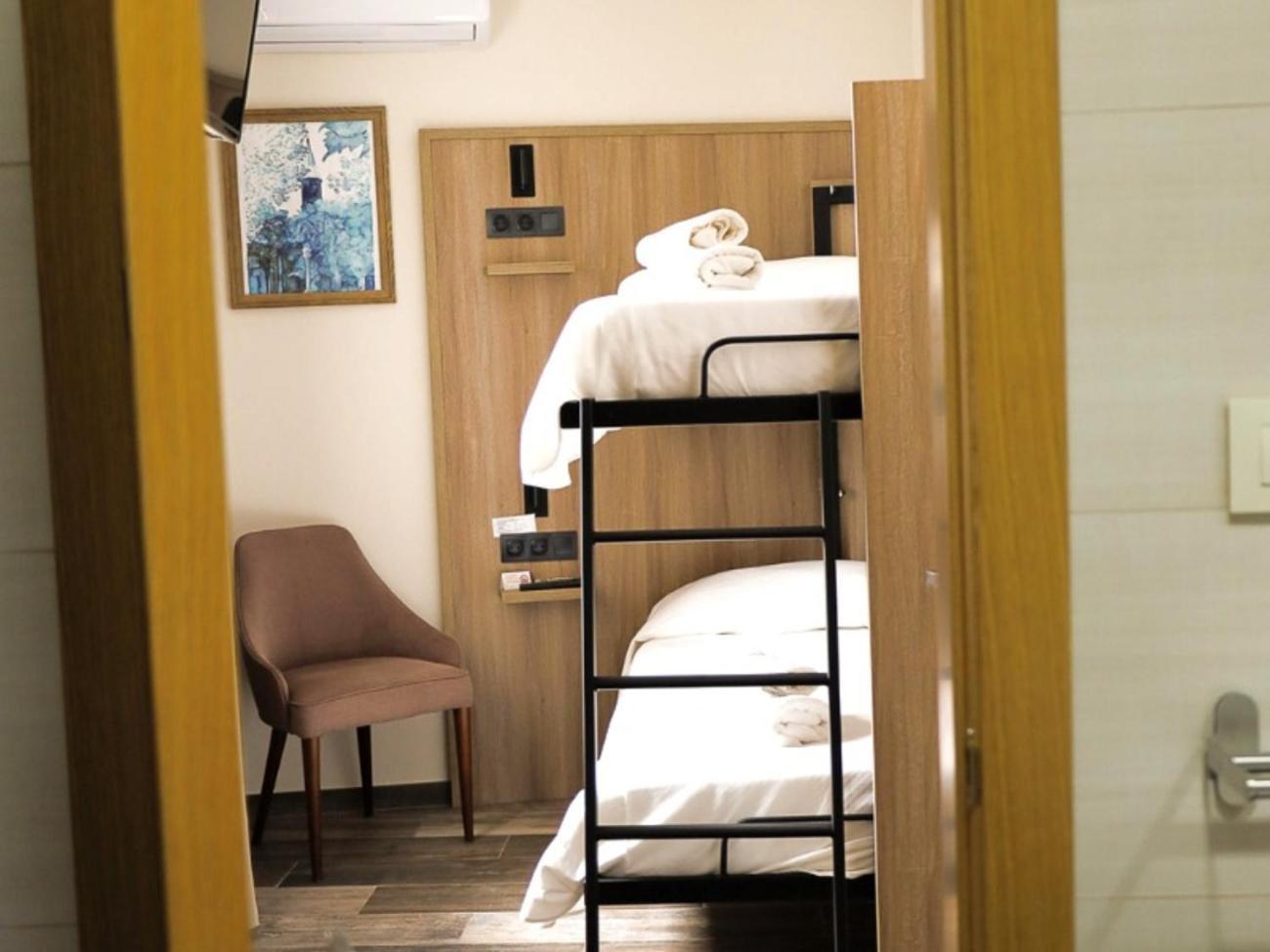 Hospedium Dlj Hostal Tematico Desde La Juderia Arjona Buitenkant foto
