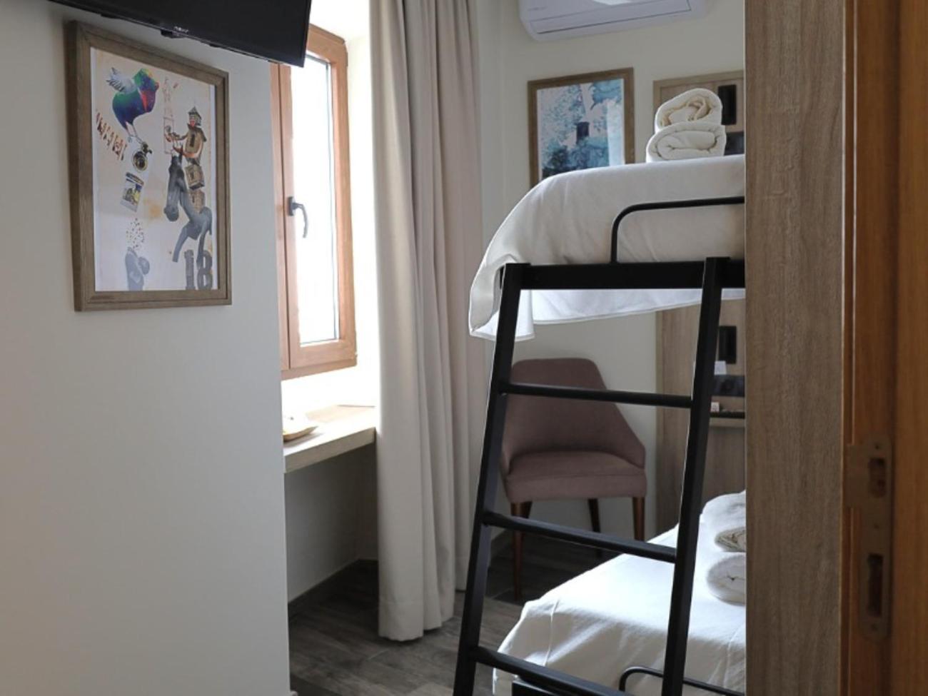 Hospedium Dlj Hostal Tematico Desde La Juderia Arjona Buitenkant foto